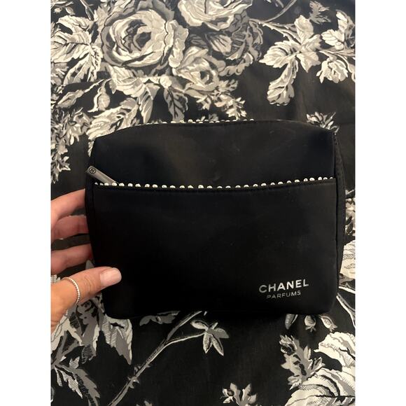 CHANEL Parfums Black Cosmetic Travel Makeup Bag Black LUXURY Vacation Beauty - Picture 1 of 6